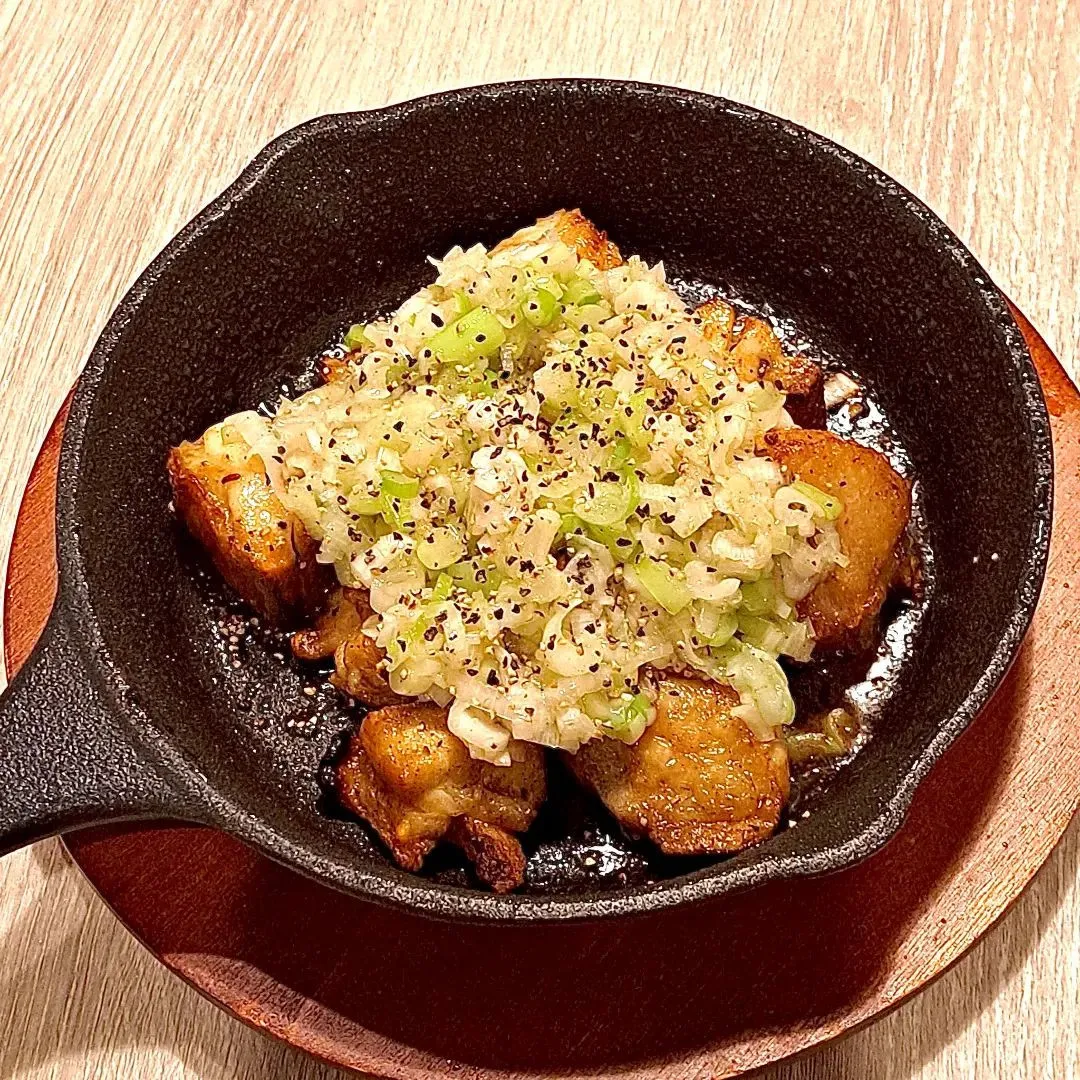 ジューシーな味わいと、葱のザクザク感が堪らない...!